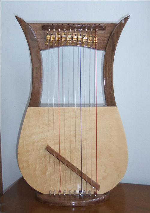 Davidic harp with levers