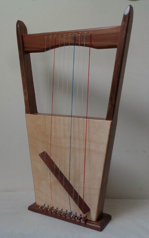 Kinnor Harp walnut